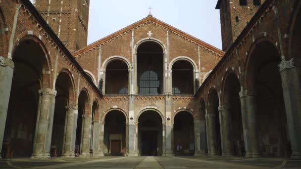 Plaza Vacía Durante Coronavirus Basílica Sain Ambrogio Milán — Vídeos de Stock