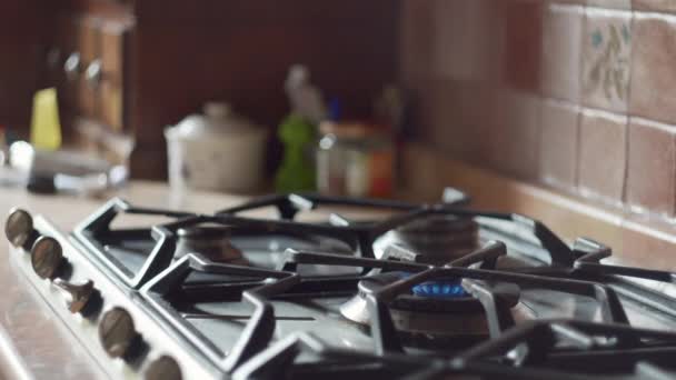 Préparation Matinale Espresso Aide Une Cuisinière Gaz Pour Faire Café — Video