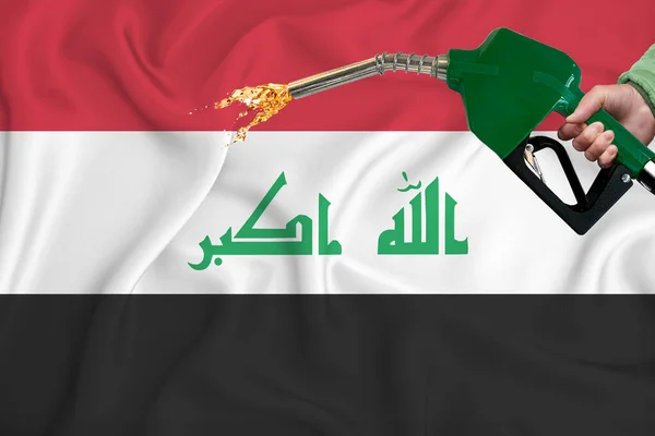 Flaga Iraq Strzał Zbliżeniowy Falach Tekstury Tła Dyszą Pompy Paliwa — Zdjęcie stockowe