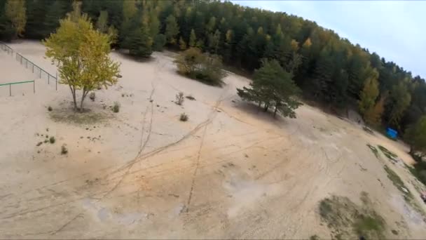 Volo Una Cava Sabbia Bianca Foresta Giallo Alberi Autunno Bellezza — Video Stock