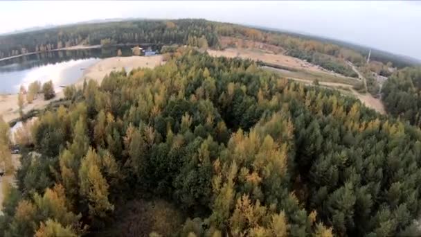 Taş Ocağında Uçan Beyaz Kum Ormanı Sarı Ağaçlar Sonbahar Güzel — Stok video