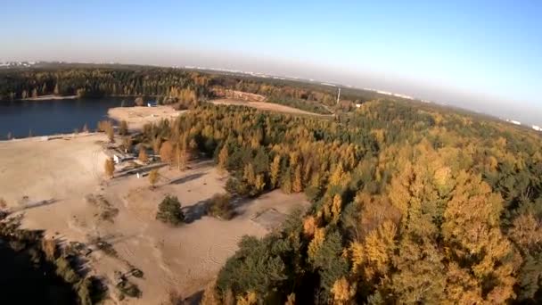 Flyger Ett Stenbrott Vit Sand Skog Gula Träd Höst Skönhet — Stockvideo