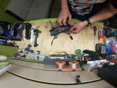 FPV insansız hava aracı montajı 250, zaman aşımı, ev yapımı çerçeve bir 3D yazıcıda basıldı.