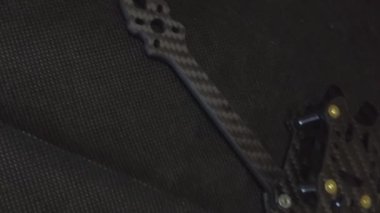 FPV kuadkopteri için karbon çerçeve montajı, 5 inç, masada siyah çerçeve, dört kiriş, inşaatçı, cıvata, fındık.