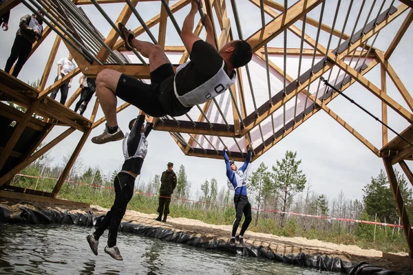 Tyumen Russia June 2016 Survival Competition Team Run Obstacle Course — Foto Stock