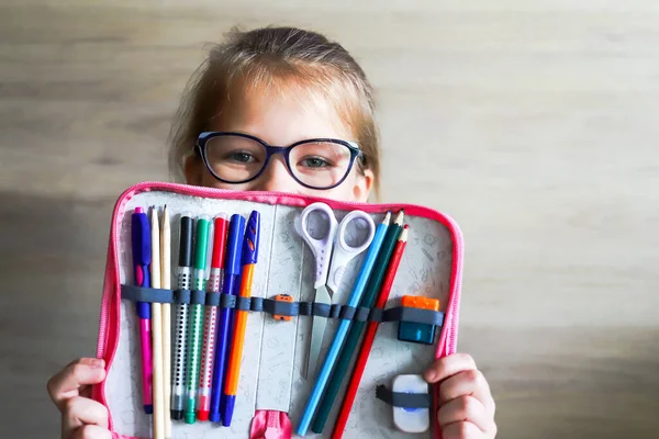Evde Çalışabilirsin Önemli Olan Kalem Kutusu Her Zaman Yanında Okulu — Stok fotoğraf