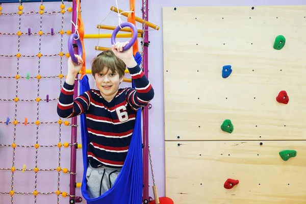 Niño Niño Aprende Comunicarse Con Los Niños Través Del Entrenamiento — Foto de Stock