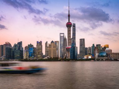 Çin, Şangay 'daki Lujiazui' nin günbatımı manzarası..