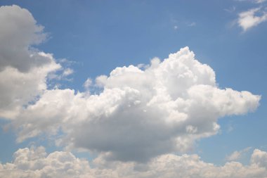 Beyaz Bulut Doğal zemin görünümlü Güzel Mavi Gökyüzü