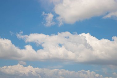 Beyaz Bulut Doğal zemin görünümlü Güzel Mavi Gökyüzü