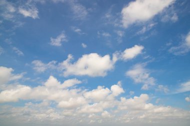 Beyaz Bulut Doğal zemin görünümlü Güzel Mavi Gökyüzü