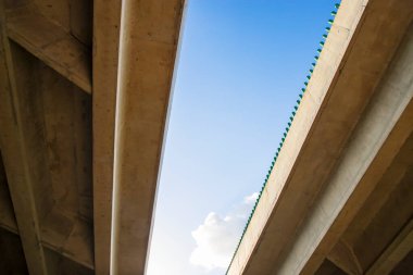 Bhanga 'nın gökyüzüne bakan manzarası Dhaka, Bangladeş' teki karayolu köprüsü.