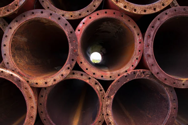 Paslı Demir Boruların Endüstriyel Bir Dokusu — Stok fotoğraf