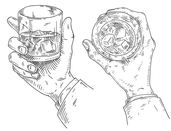 Mano masculina sosteniendo whisky de cristal con hielo. Vintage grabado vector negro — Vector de stock
