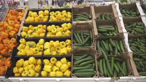 来自农场的健康蔬菜，新鲜维生素丰富的杂货。均衡饮食概念. — 图库视频影像