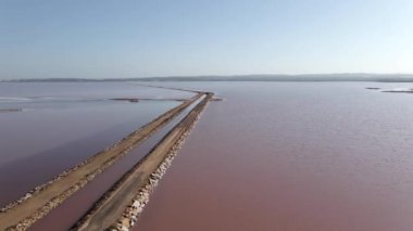 Pembe Göl, Torrevieja 'nın Las Salinas' ı Alicante, İspanya - havadan panoramik