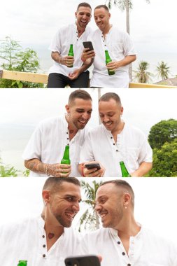 Bira içerken cep telefonu kullanan eşcinsel bir çiftin üç parçalı fotoğrafı.