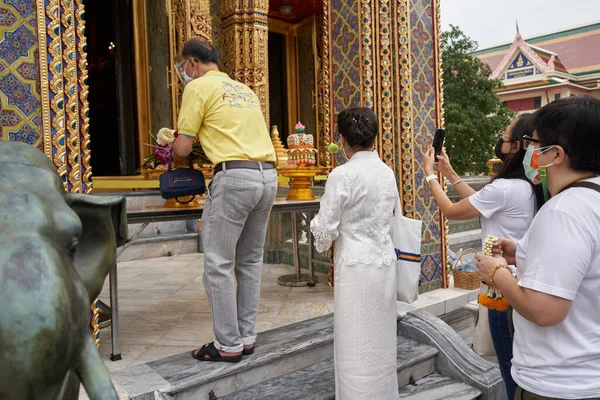 Bangkok Thailand Februari 2022 Mensen Die Offers Brengen Een Boeddhistische — Stockfoto