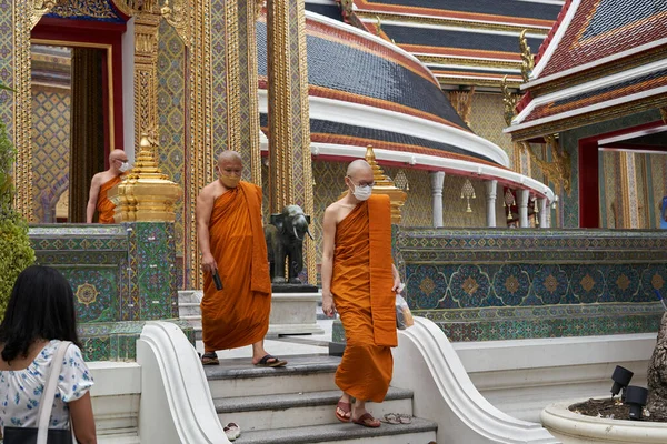 Bangkok Thailand Februari 2022 Monniken Verlaten Een Tempel Tijdens Makha — Stockfoto