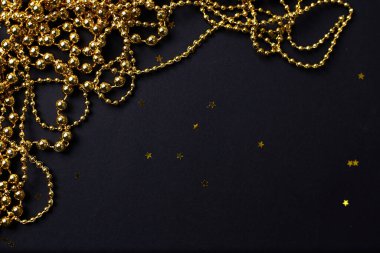 Koyu arkaplanda Noel altın madalyası