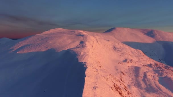 Vista Aérea Puesta Sol Paisaje Cordillera Nieve Imágenes Drones Invierno — Vídeo de stock