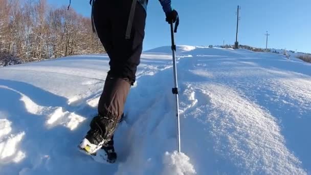 Slow Motion Woman Feet Walking Smow Mountain Trip Winter Mountains — Stock video