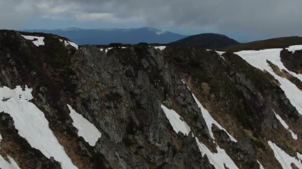Close View Sharp Rocks Drone Shot Ukrainian Carpathian Mountains Chornohora — Stock Video