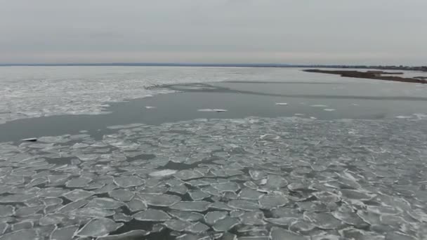 Прекрасный Вид Беспилотника Замерзшее Азовское Море Зима Билосарайская Коса — стоковое видео