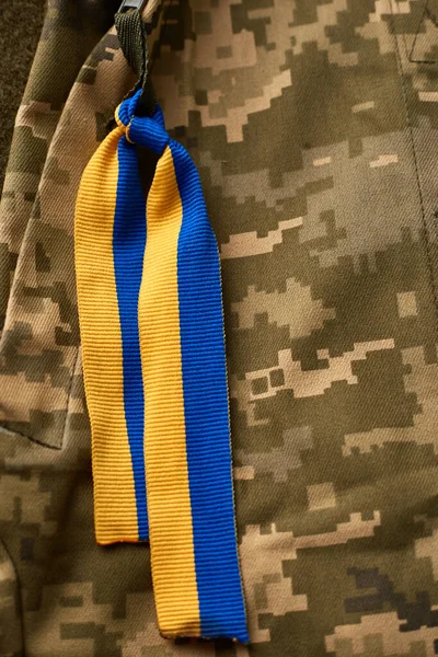 Bandera Ucrania Uniforme Militar Soldado Ucraniano Fuerzas Armadas Ucrania — Foto de Stock