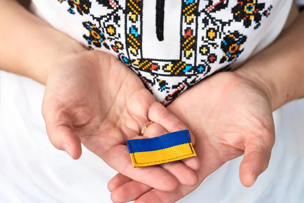 Female Traditional Ukrainian Clothes Hold Hands Ribbon Ukrainian Flag — Stock Photo, Image