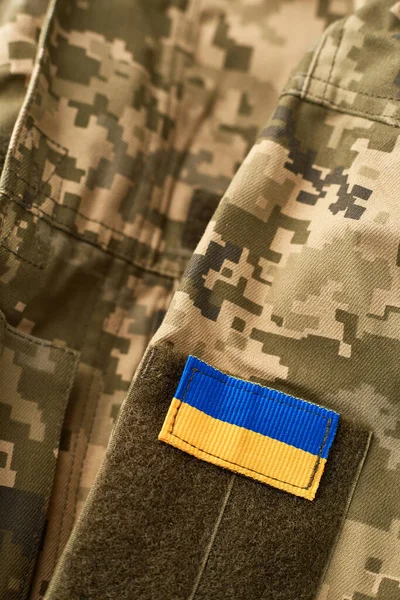 Bandera Ucrania Uniforme Militar Soldado Ucraniano Fuerzas Armadas Ucrania — Foto de Stock