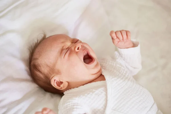 Crying Newborn One Month Old Baby Boy Crying Baby — Zdjęcie stockowe