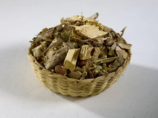 Ayurvedik şifalı bitkiler. Doğal bitkisel şifa.