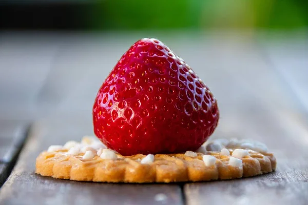 Çok lezzetli ve iştah açıcı bir pasta.