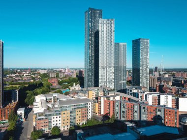 Manchester Şehir Merkezi İHA Hava Görüntüsü İnşaat Gökyüzü
