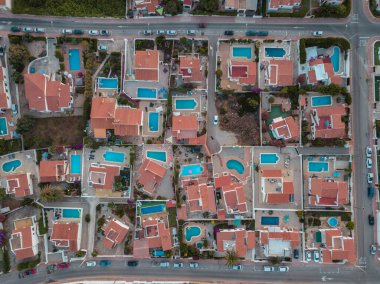 İnsansız Hava Aracı Havuz Evleri İspanya Balear Adası Menorkası