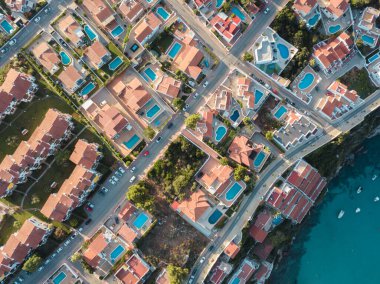 İnsansız Hava Aracı Havuz Evleri İspanya Balear Adası Menorkası