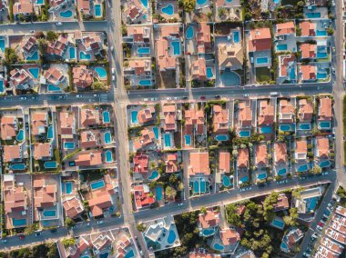 İnsansız Hava Aracı Havuz Evleri İspanya Balear Adası Menorkası