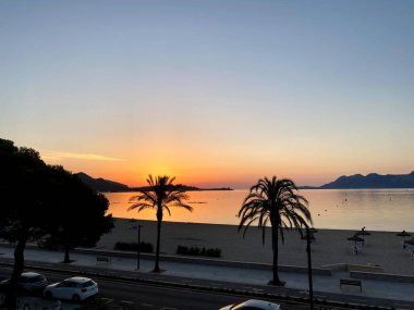 Alcudia Polenca Mayorka Gün batımında Mallorca Balearic adalarında