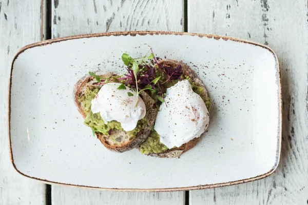 Yumurtalı tost ve yumurtalı sandviç. 