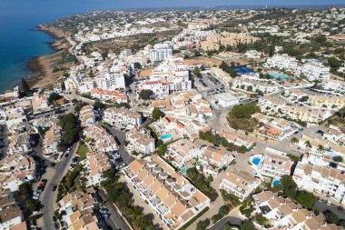 Havacılık İHA 'sı Praia Da Luz Lagos Portekiz Algarve Havuz Evleri
