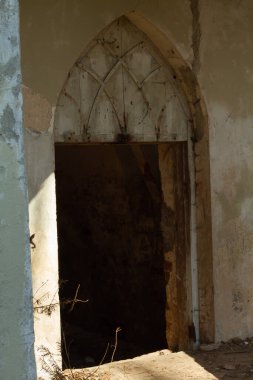 Giriş bahçesi köşkü, aynı zamanda şapel olarak da bilinir - malikane ve saray kompleksi Kaweczyn-Turowice