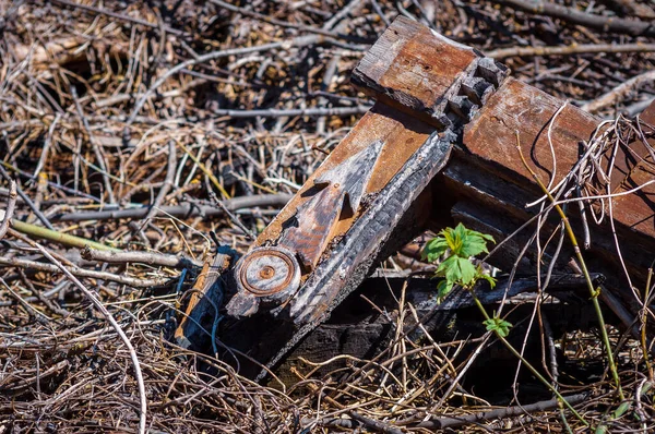 Evin ahşap bir unsurunun parçaları, Doğu Avrupa tarzında oyulmuş dış görünüş. Ukrayna 'da Savaş