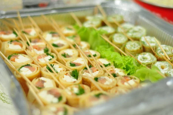 Pfannkuchen Mit Salat Und Belag Käse Und Spinat Weicher Fokus — Stockfoto