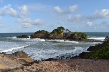 Galera Point, Toco, Trinidad ve Tobago 'dan okyanus manzarası.