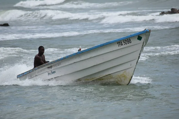 Токо Тринидад Тобаго Марта 2022 Года Рыбак Катается Рыбацкой Лодке — стоковое фото