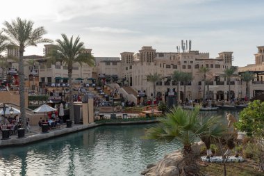 Dubai, Birleşik Arap Emirlikleri 18 Aralık 2021 Souk Madinat Jumeirah, Noel ve yeni yıl için Çocuklar ve Yetişkinler için etkinlik.