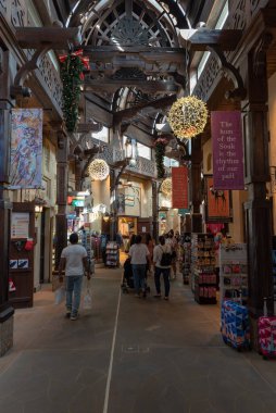 Dubai, Birleşik Arap Emirlikleri 18 Aralık 2021 Souk Madinat Jumeirah, Noel ve yeni yıl için Çocuklar ve Yetişkinler için etkinlik.