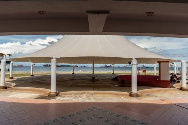 Labuan, Malezya-09 Haziran 2021: Labuan Uluslararası deniz sporları kompleksi ve Labuan Deniz Müzesi.