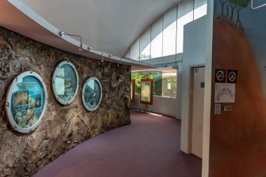 Labuan, Malezya-09 Haziran 2021: Labuan Uluslararası deniz sporları kompleksi ve Labuan Deniz Müzesi.